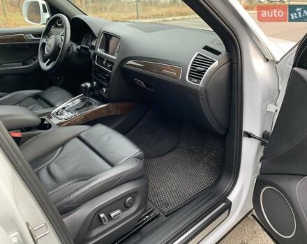 Белый Ауди Ку 5, объемом двигателя 3 л и пробегом 127 тыс. км за 18500 $, фото 24 на Automoto.ua