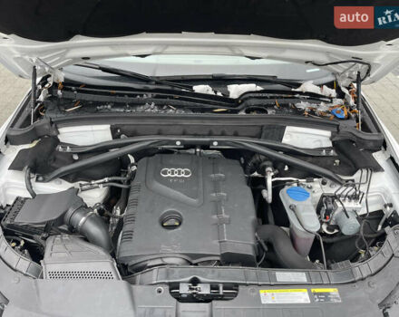 Білий Ауді Ку 5, об'ємом двигуна 2 л та пробігом 250 тис. км за 13999 $, фото 39 на Automoto.ua