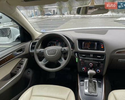 Білий Ауді Ку 5, об'ємом двигуна 2 л та пробігом 250 тис. км за 13999 $, фото 22 на Automoto.ua