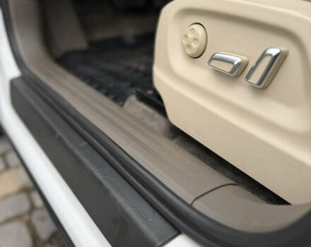 Белый Ауди Ку 5, объемом двигателя 1.98 л и пробегом 229 тыс. км за 15000 $, фото 28 на Automoto.ua