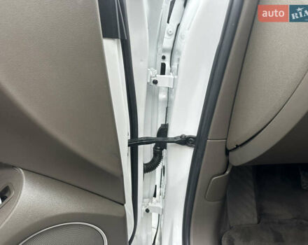 Білий Ауді Ку 5, об'ємом двигуна 2 л та пробігом 200 тис. км за 14990 $, фото 48 на Automoto.ua