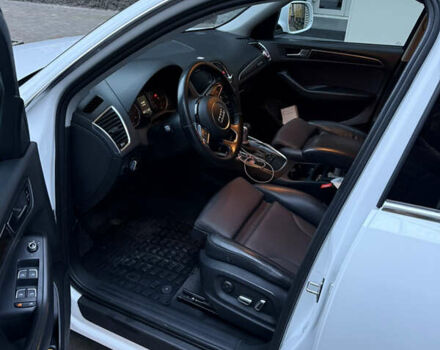 Білий Ауді Ку 5, об'ємом двигуна 2 л та пробігом 174 тис. км за 22000 $, фото 6 на Automoto.ua