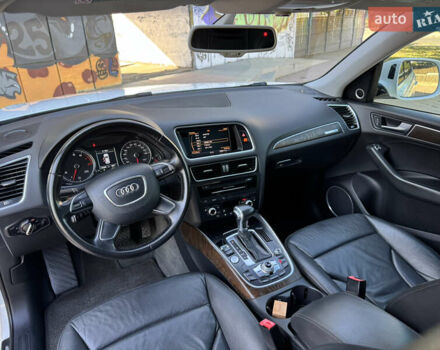 Белый Ауди Ку 5, объемом двигателя 1.98 л и пробегом 229 тыс. км за 16000 $, фото 17 на Automoto.ua