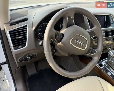 Білий Ауді Ку 5, об'ємом двигуна 2 л та пробігом 201 тис. км за 15999 $, фото 10 на Automoto.ua