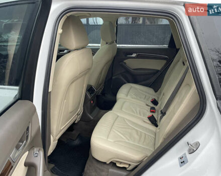 Білий Ауді Ку 5, об'ємом двигуна 2 л та пробігом 250 тис. км за 13999 $, фото 31 на Automoto.ua