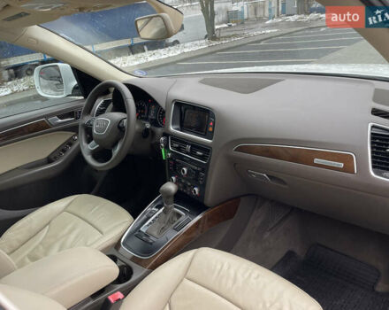 Білий Ауді Ку 5, об'ємом двигуна 2 л та пробігом 250 тис. км за 13999 $, фото 25 на Automoto.ua