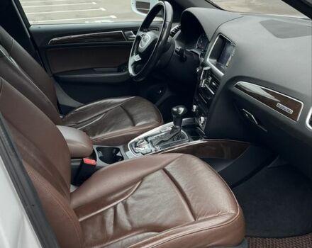 Білий Ауді Ку 5, об'ємом двигуна 2 л та пробігом 206 тис. км за 13000 $, фото 5 на Automoto.ua