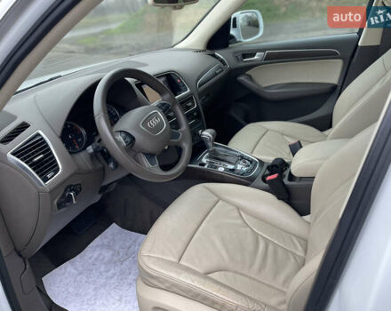 Білий Ауді Ку 5, об'ємом двигуна 2 л та пробігом 253 тис. км за 13500 $, фото 25 на Automoto.ua