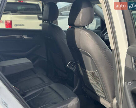 Белый Ауди Ку 5, объемом двигателя 1.98 л и пробегом 298 тыс. км за 16000 $, фото 5 на Automoto.ua