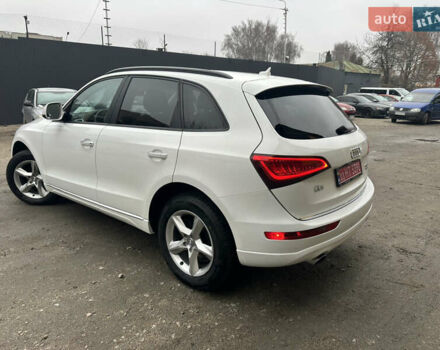 Белый Ауди Ку 5, объемом двигателя 2 л и пробегом 130 тыс. км за 17500 $, фото 16 на Automoto.ua