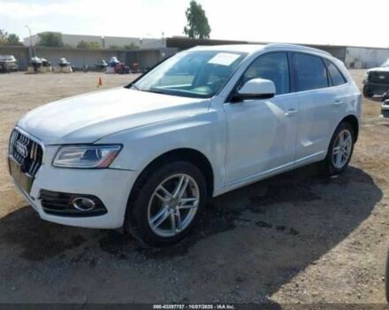 Белый Ауди Ку 5, объемом двигателя 2 л и пробегом 76 тыс. км за 4000 $, фото 1 на Automoto.ua