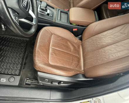 Білий Ауді Ку 5, об'ємом двигуна 2 л та пробігом 185 тис. км за 20990 $, фото 26 на Automoto.ua