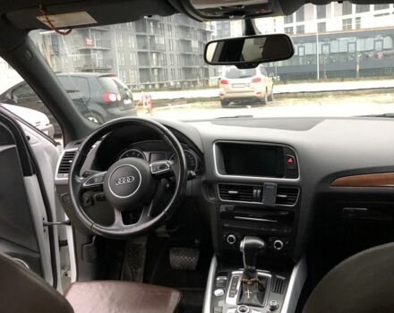 Білий Ауді Ку 5, об'ємом двигуна 2 л та пробігом 176 тис. км за 19350 $, фото 16 на Automoto.ua