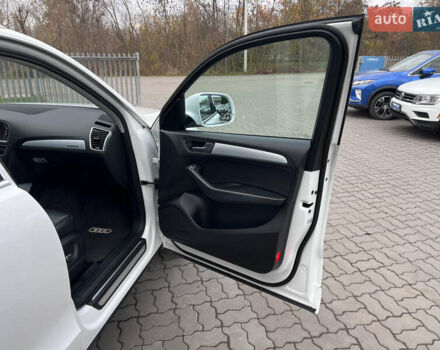 Белый Ауди Ку 5, объемом двигателя 1.98 л и пробегом 144 тыс. км за 15490 $, фото 27 на Automoto.ua