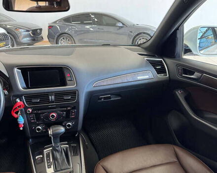 Белый Ауди Ку 5, объемом двигателя 2 л и пробегом 174 тыс. км за 16800 $, фото 18 на Automoto.ua