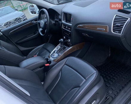 Белый Ауди Ку 5, объемом двигателя 2 л и пробегом 97 тыс. км за 18900 $, фото 26 на Automoto.ua