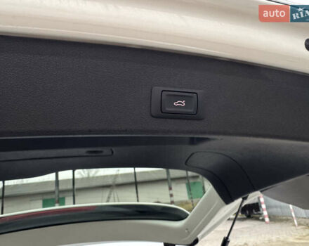 Белый Ауди Ку 5, объемом двигателя 2 л и пробегом 129 тыс. км за 15450 $, фото 62 на Automoto.ua