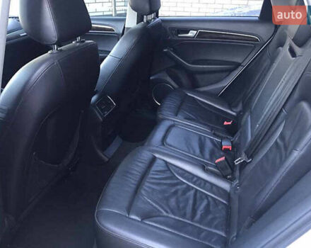 Белый Ауди Ку 5, объемом двигателя 1.98 л и пробегом 165 тыс. км за 12500 $, фото 13 на Automoto.ua