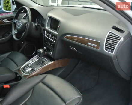 Белый Ауди Ку 5, объемом двигателя 1.98 л и пробегом 146 тыс. км за 17900 $, фото 16 на Automoto.ua