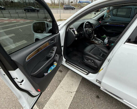 Белый Ауди Ку 5, объемом двигателя 1.98 л и пробегом 141 тыс. км за 17500 $, фото 14 на Automoto.ua