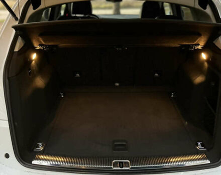 Белый Ауди Ку 5, объемом двигателя 2 л и пробегом 174 тыс. км за 16599 $, фото 13 на Automoto.ua