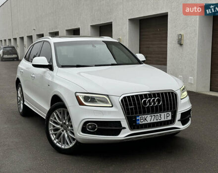 Белый Ауди Ку 5, объемом двигателя 2 л и пробегом 126 тыс. км за 19900 $, фото 1 на Automoto.ua