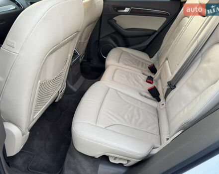 Білий Ауді Ку 5, об'ємом двигуна 2 л та пробігом 173 тис. км за 15700 $, фото 48 на Automoto.ua