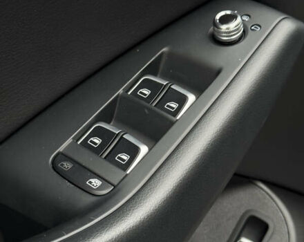 Белый Ауди Ку 5, объемом двигателя 1.98 л и пробегом 79 тыс. км за 16500 $, фото 18 на Automoto.ua