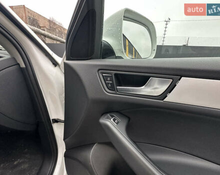 Белый Ауди Ку 5, объемом двигателя 2 л и пробегом 130 тыс. км за 17500 $, фото 53 на Automoto.ua