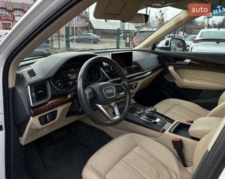 Білий Ауді Ку 5, об'ємом двигуна 2 л та пробігом 215 тис. км за 21800 $, фото 26 на Automoto.ua