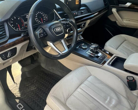 Белый Ауди Ку 5, объемом двигателя 1.98 л и пробегом 100 тыс. км за 26500 $, фото 5 на Automoto.ua