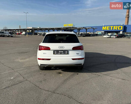 Белый Ауди Ку 5, объемом двигателя 1.98 л и пробегом 161 тыс. км за 23800 $, фото 4 на Automoto.ua