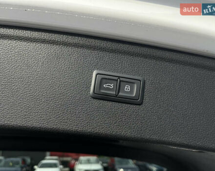 Белый Ауди Ку 5, объемом двигателя 2 л и пробегом 167 тыс. км за 22600 $, фото 27 на Automoto.ua