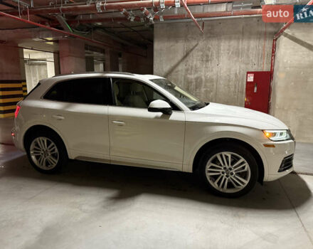 Ауді Ку 5 2017 у Рівному на Automoto.ua Білий Ауді Ку 5, об'ємом двигуна 1.98 л та пробігом 146 тис. км за 23900 $, фото 4 на Automoto.ua