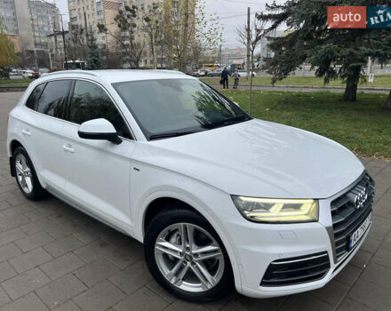 Белый Ауди Ку 5, объемом двигателя 1.97 л и пробегом 139 тыс. км за 28800 $, фото 3 на Automoto.ua