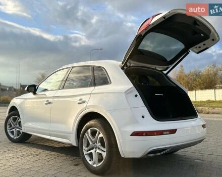 Белый Ауди Ку 5, объемом двигателя 1.98 л и пробегом 143 тыс. км за 24000 $, фото 9 на Automoto.ua