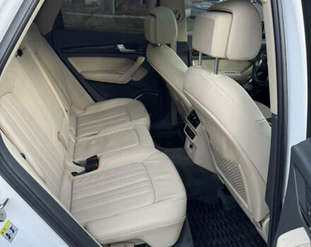 Білий Ауді Ку 5, об'ємом двигуна 1.98 л та пробігом 260 тис. км за 19000 $, фото 13 на Automoto.ua