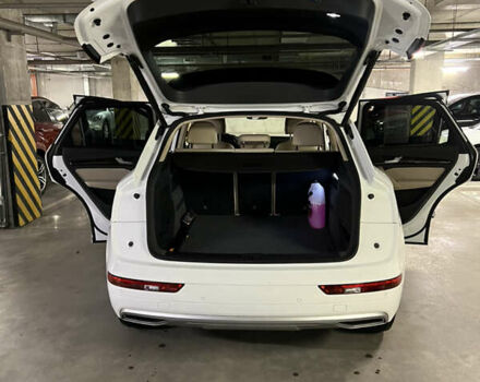 Белый Ауди Ку 5, объемом двигателя 1.98 л и пробегом 95 тыс. км за 21000 $, фото 4 на Automoto.ua