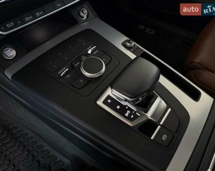 Белый Ауди Ку 5, объемом двигателя 1.97 л и пробегом 105 тыс. км за 32500 $, фото 7 на Automoto.ua