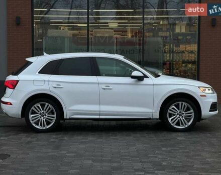 Белый Ауди Ку 5, объемом двигателя 2 л и пробегом 142 тыс. км за 25990 $, фото 12 на Automoto.ua