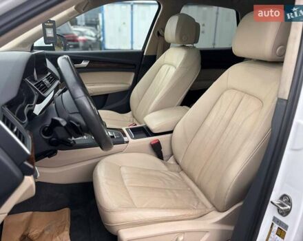 Білий Ауді Ку 5, об'ємом двигуна 2 л та пробігом 215 тис. км за 22000 $, фото 17 на Automoto.ua