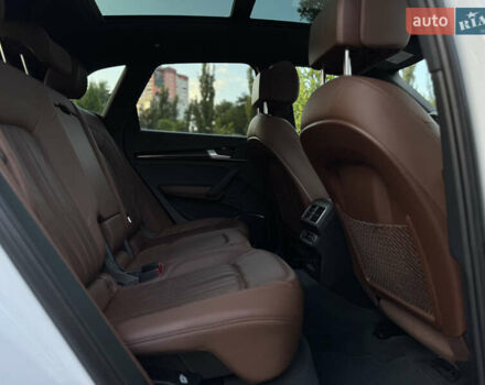 Белый Ауди Ку 5, объемом двигателя 2 л и пробегом 127 тыс. км за 24900 $, фото 64 на Automoto.ua