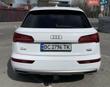 Білий Ауді Ку 5, об'ємом двигуна 1.98 л та пробігом 105 тис. км за 23499 $, фото 8 на Automoto.ua