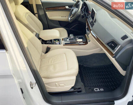 Белый Ауди Ку 5, объемом двигателя 2 л и пробегом 173 тыс. км за 24900 $, фото 31 на Automoto.ua