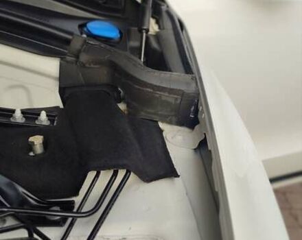 Білий Ауді Ку 5, об'ємом двигуна 1.98 л та пробігом 225 тис. км за 15900 $, фото 18 на Automoto.ua