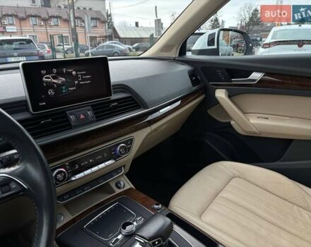 Білий Ауді Ку 5, об'ємом двигуна 2 л та пробігом 215 тис. км за 21800 $, фото 35 на Automoto.ua