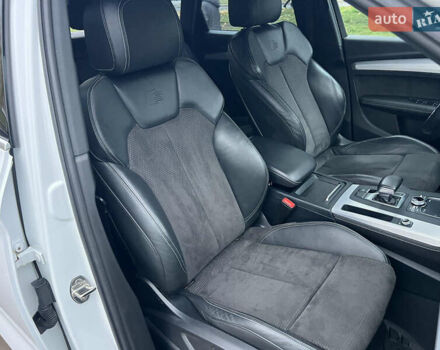 Белый Ауди Ку 5, объемом двигателя 1.97 л и пробегом 139 тыс. км за 28800 $, фото 62 на Automoto.ua