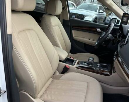 Білий Ауді Ку 5, об'ємом двигуна 2 л та пробігом 215 тис. км за 21800 $, фото 25 на Automoto.ua