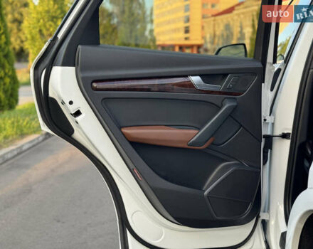 Белый Ауди Ку 5, объемом двигателя 2 л и пробегом 127 тыс. км за 24900 $, фото 55 на Automoto.ua