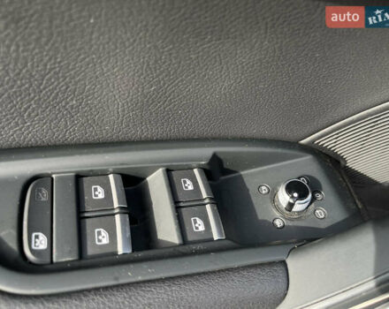 Белый Ауди Ку 5, объемом двигателя 2 л и пробегом 167 тыс. км за 22600 $, фото 29 на Automoto.ua